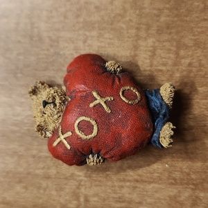 Boyd's Bear Pin Huggins‎